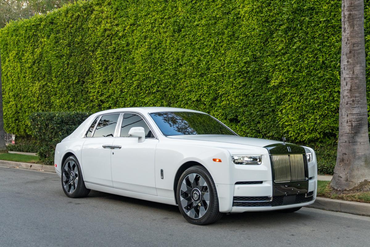 Rolls-Royce Phantom Series II Rental in Los Angeles Thumbnail 