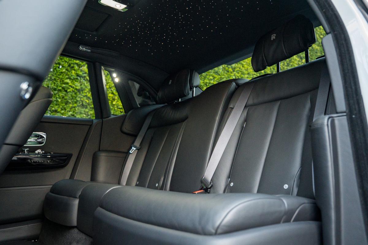 Rolls-Royce Phantom Series II Rental in Los Angeles Thumbnail 