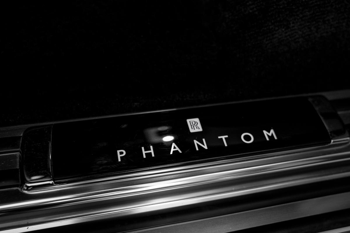 Rolls-Royce Phantom Series II Rental in Los Angeles Thumbnail 