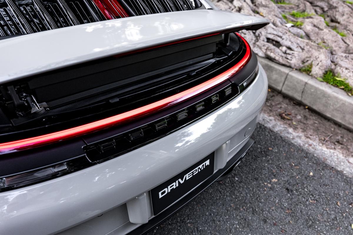 Porsche 911 Carrera Rental in Los Angeles Thumbnail 