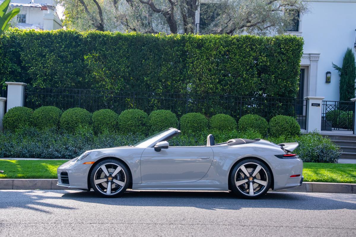 Porsche 911 Carrera Rental in Los Angeles Thumbnail 