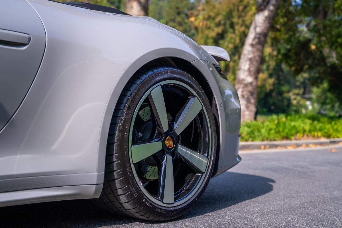 Porsche 911 Carrera Rental in Los Angeles Thumbnail 