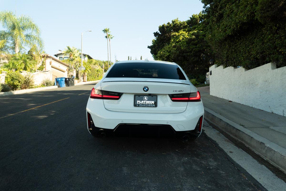 BMW 330i Thumbnail 
