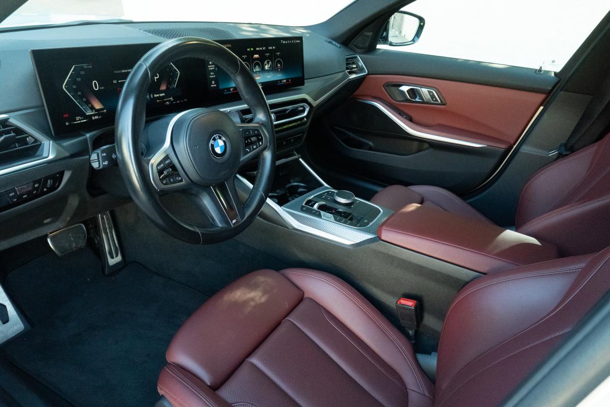 BMW 330i Thumbnail 