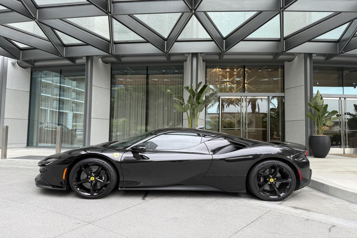 Ferrari SF90 Stradale Thumbnail 