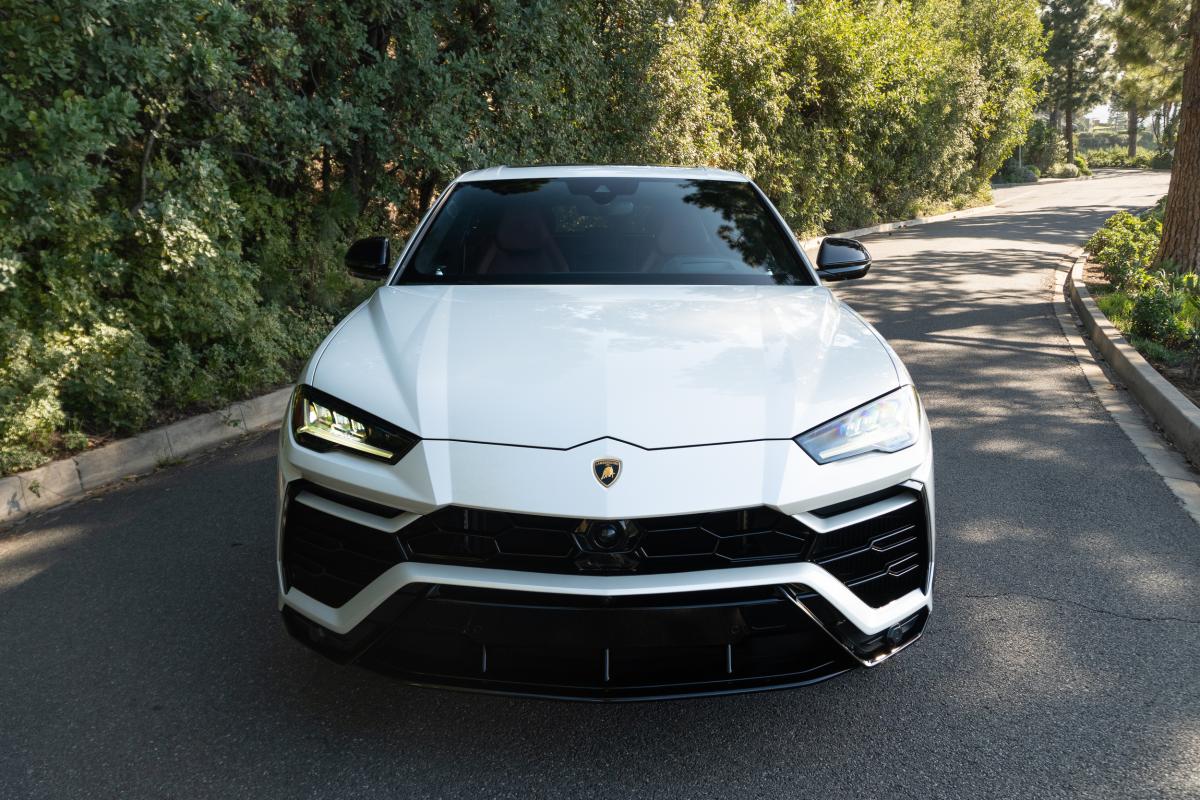 Lamborghini Urus Rental in Los Angeles Thumbnail 