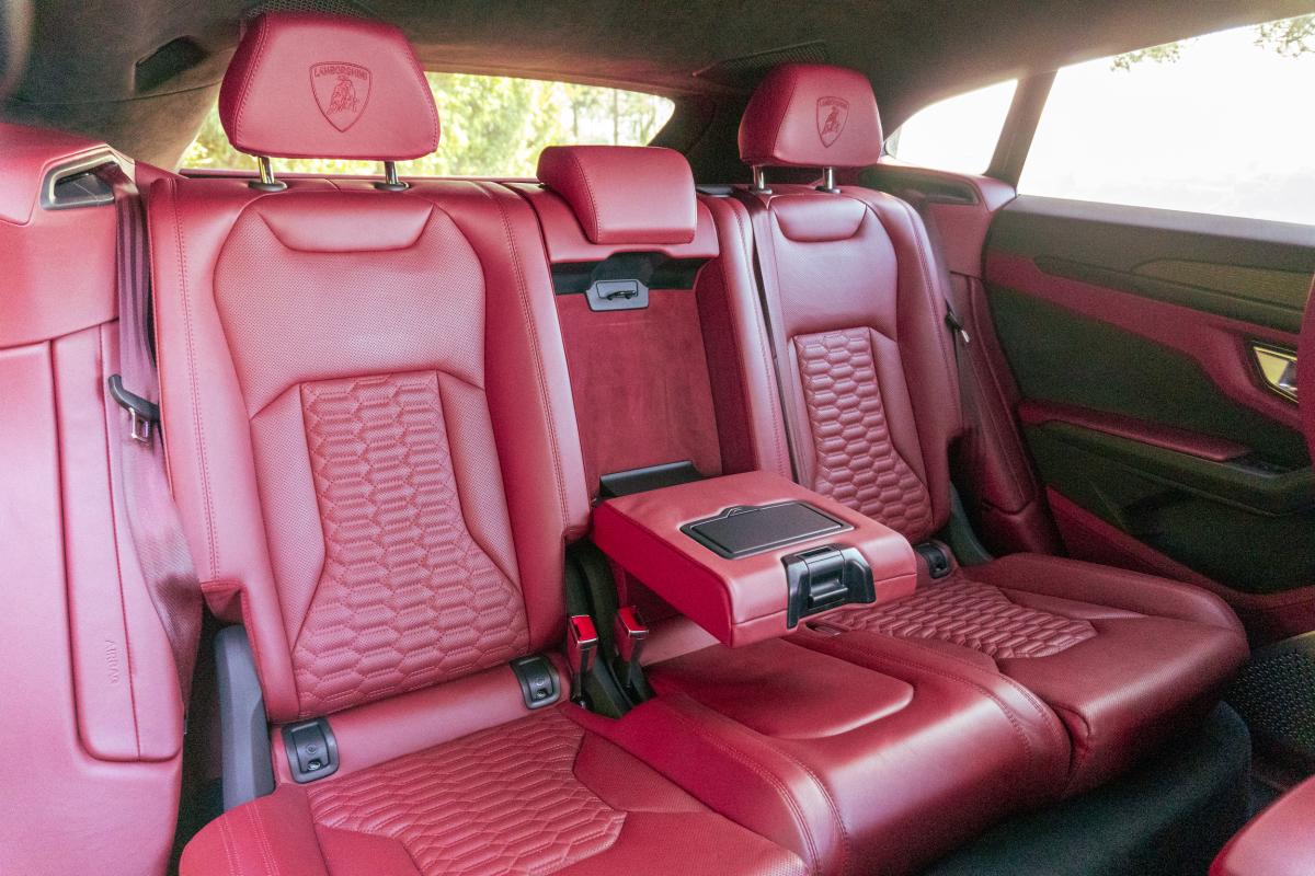 Lamborghini Urus Rental in Los Angeles Thumbnail 