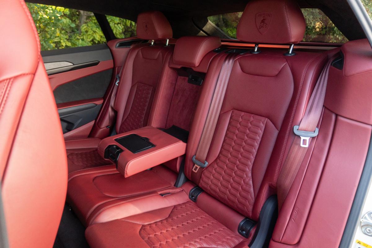 Lamborghini Urus Rental in Los Angeles Thumbnail 