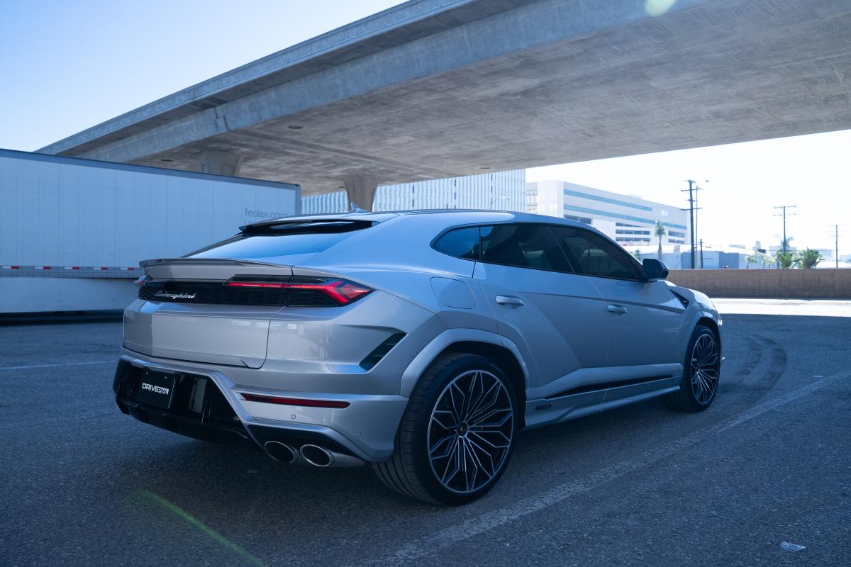 Lamborghini Urus Rental in Los Angeles Thumbnail 