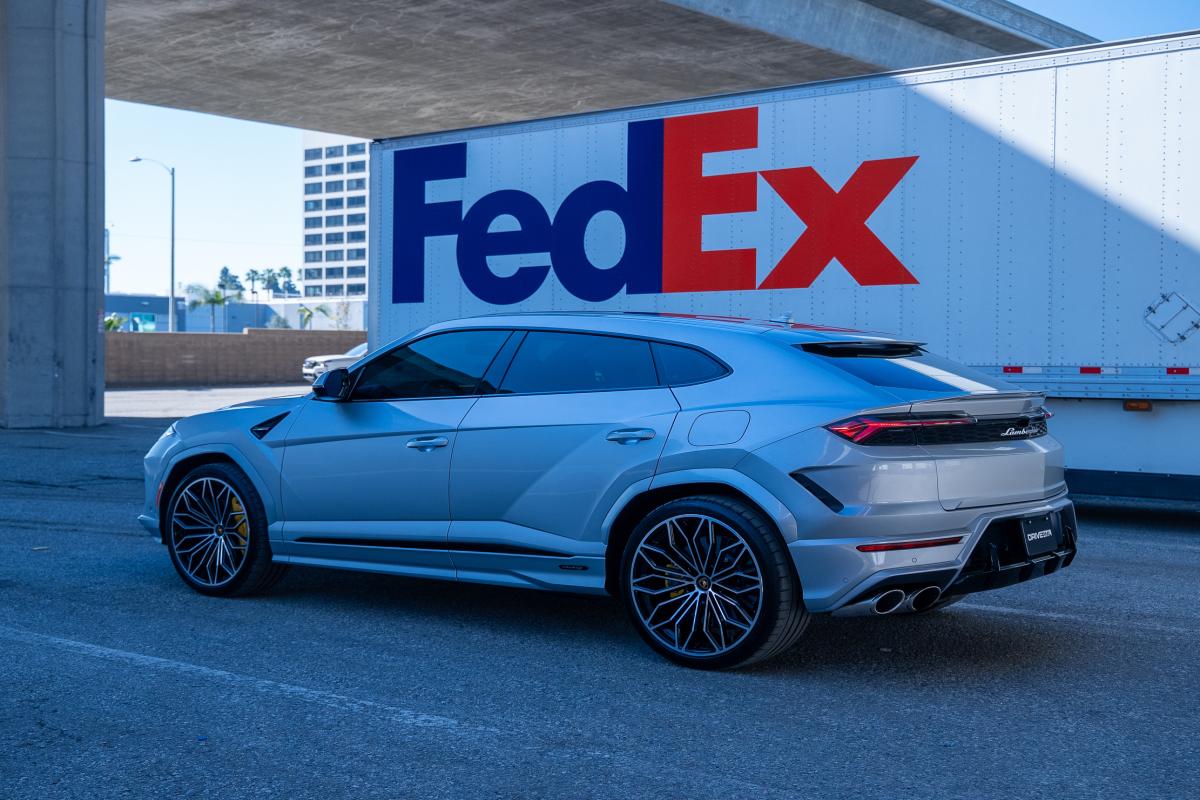 Lamborghini Urus Rental in Los Angeles Thumbnail 