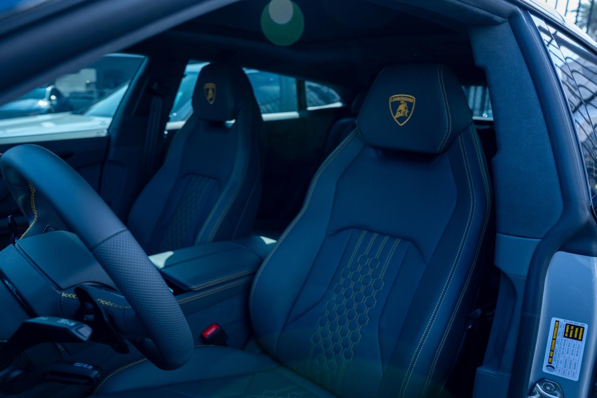 Lamborghini Urus Rental in Los Angeles Thumbnail 