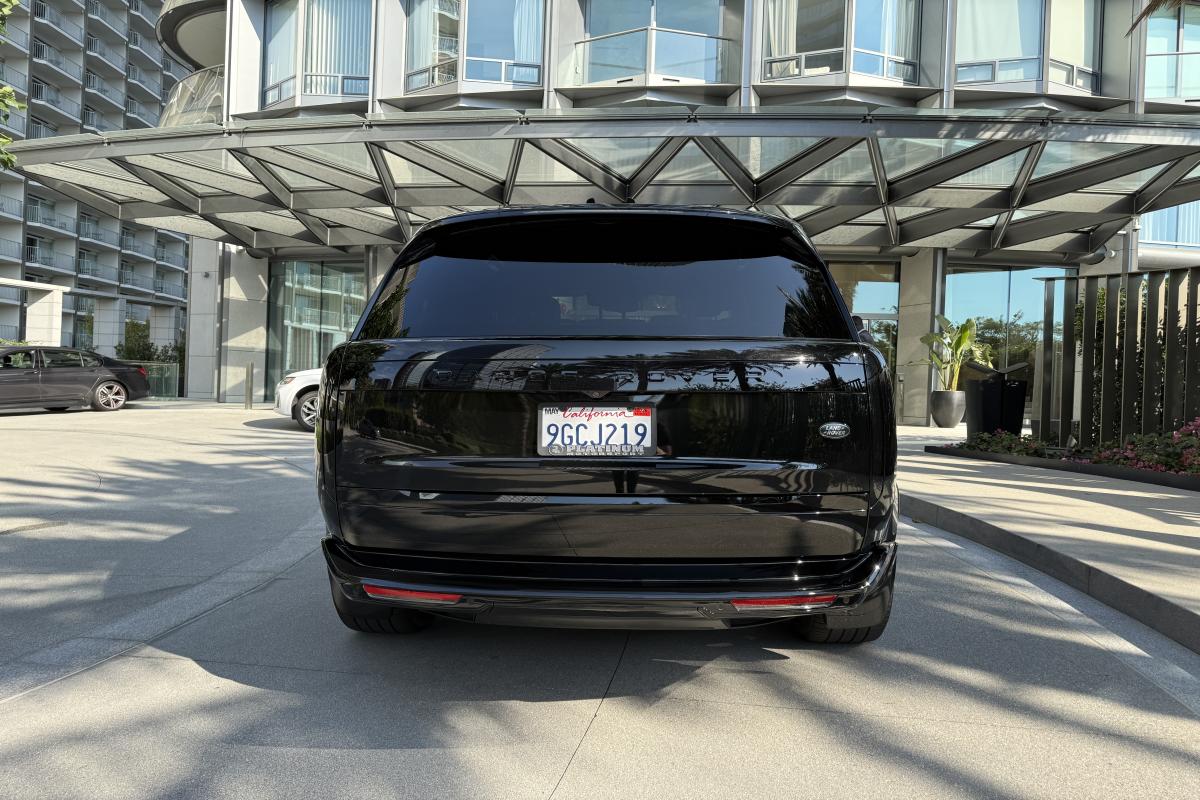 Land Rover Range Rover SE Rental in Los Angeles Thumbnail 
