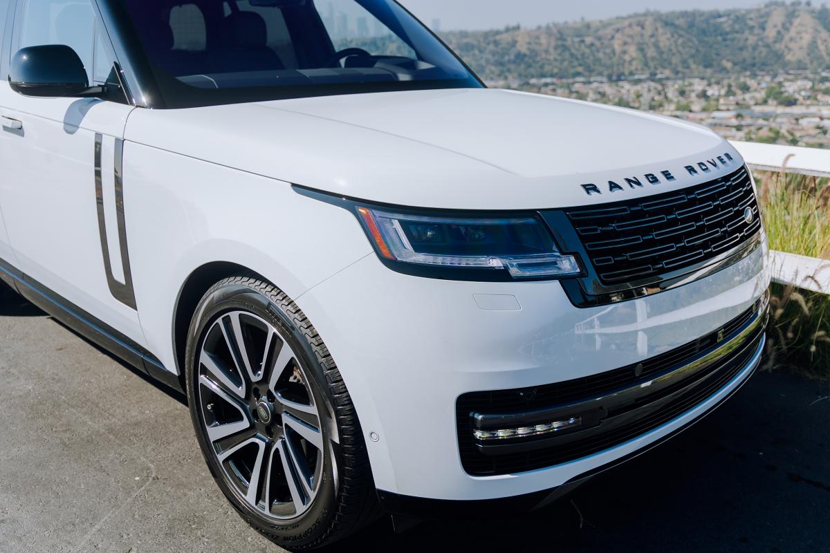 Land Rover Range Rover Se Rental in Los Angeles Thumbnail 