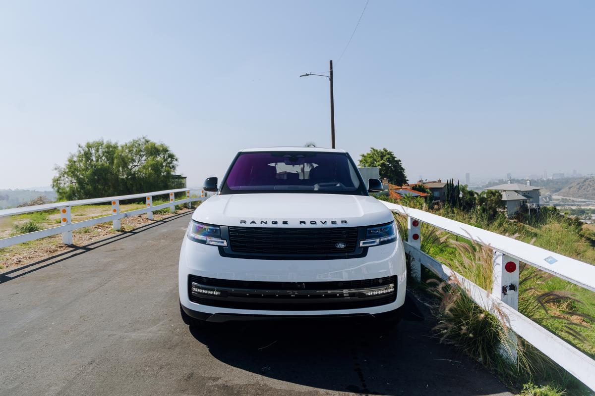 Land Rover Range Rover Se Rental in Los Angeles Thumbnail 