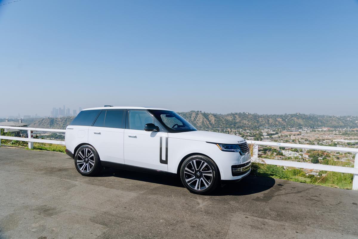 Land Rover Range Rover Se Rental in Los Angeles Thumbnail 
