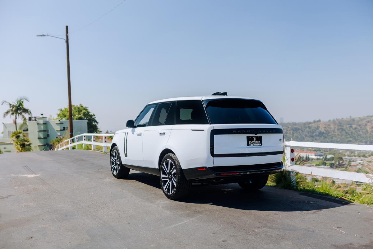 Land Rover Range Rover Se Rental in Los Angeles Thumbnail 