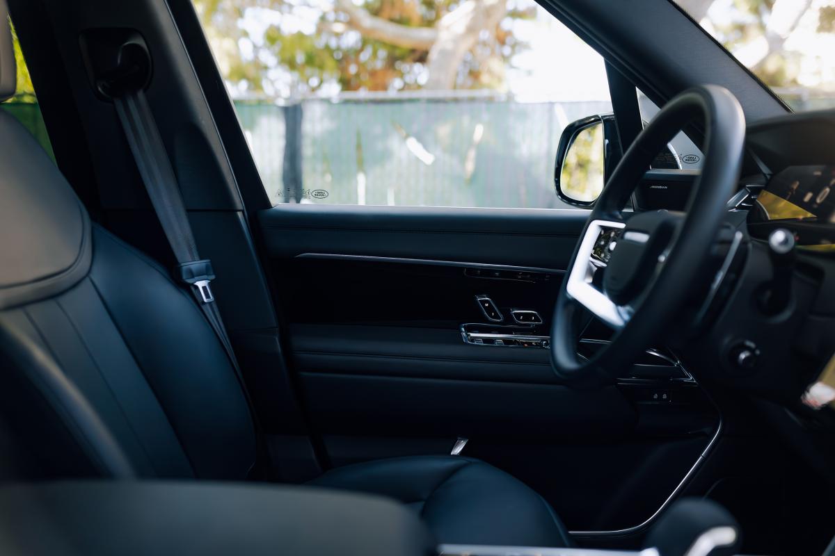 Land Rover Range Rover Se Rental in Los Angeles Thumbnail 