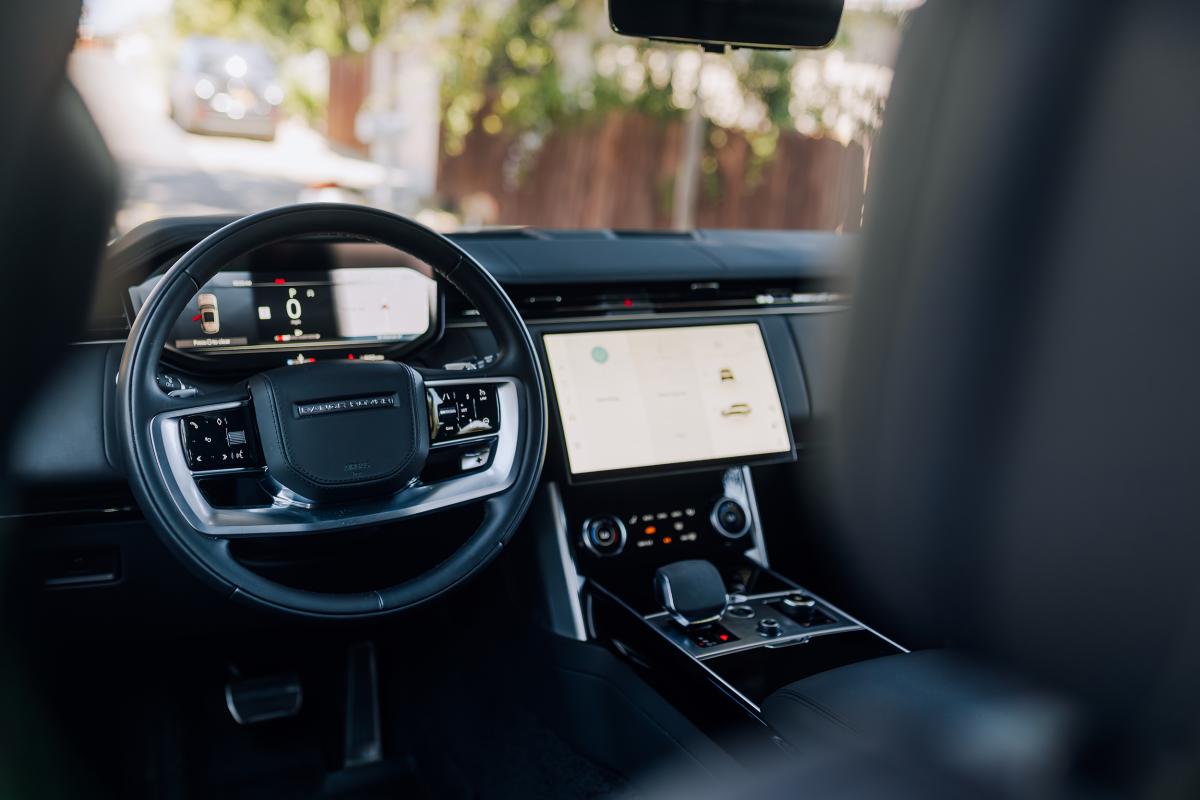 Land Rover Range Rover Se Rental in Los Angeles Thumbnail 