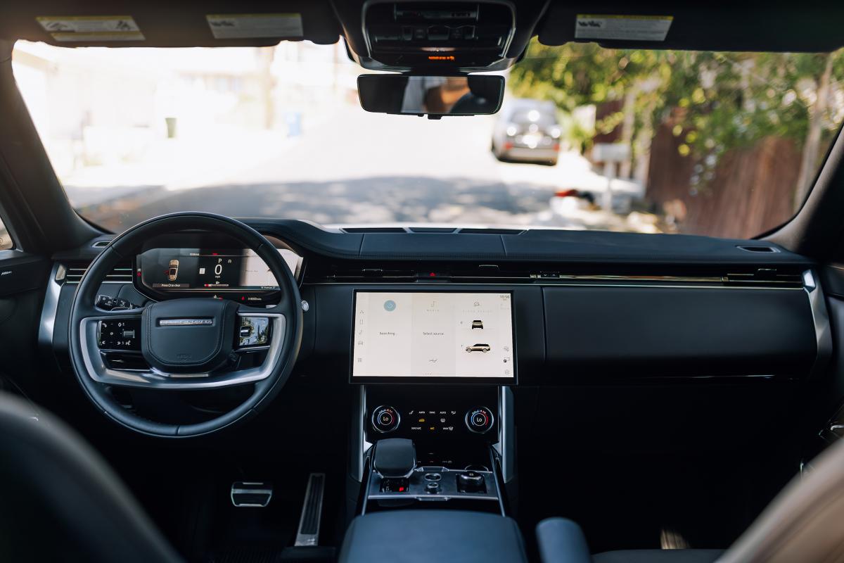 Land Rover Range Rover Se Rental in Los Angeles Thumbnail 
