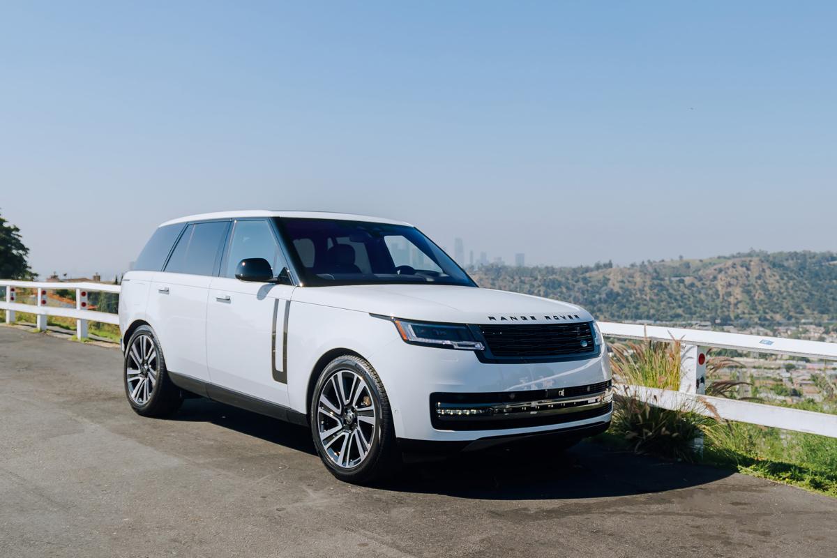 Land Rover Range Rover Se Rental in Los Angeles Thumbnail 
