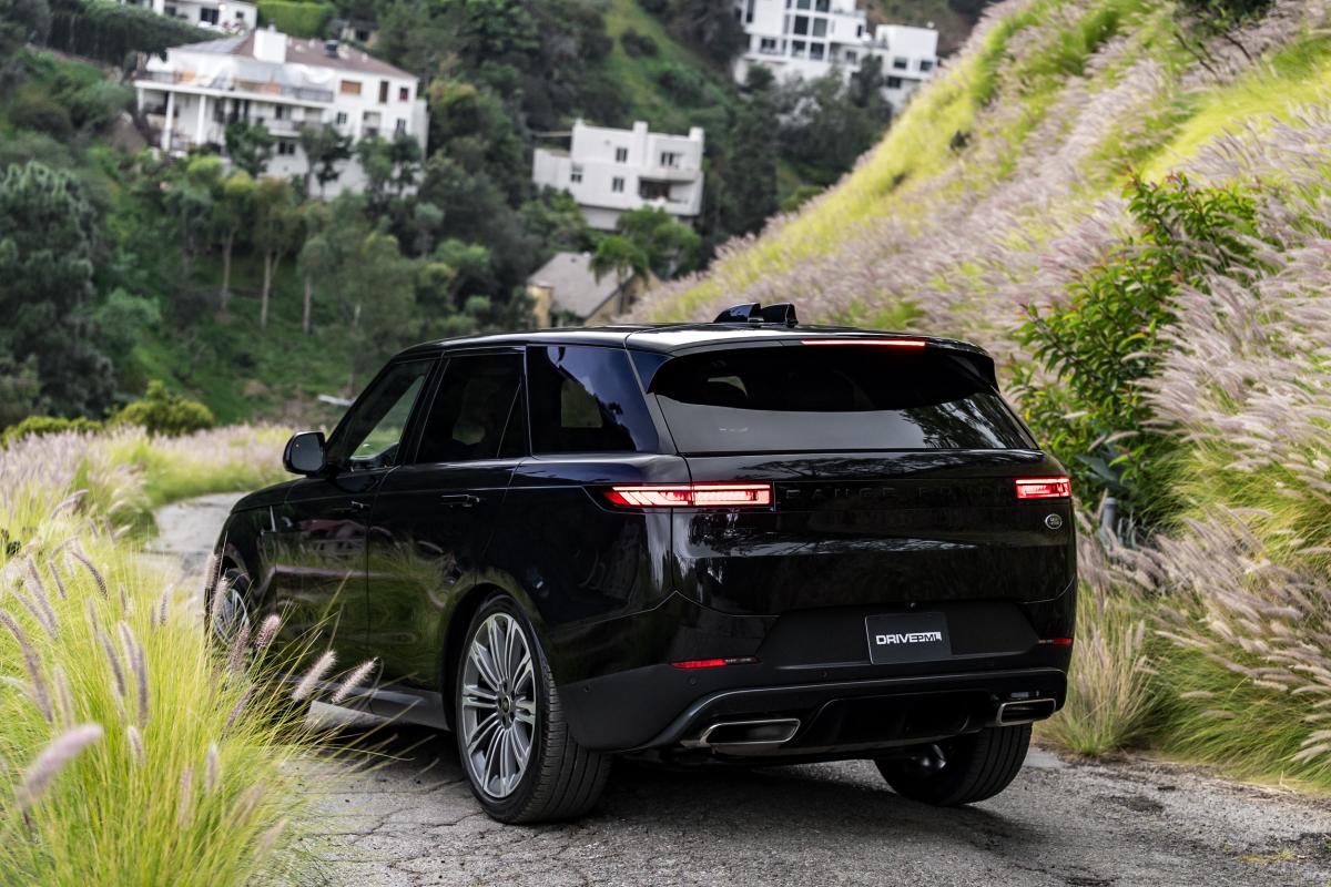 Range Rover Sport Rental in Los Angeles Thumbnail 