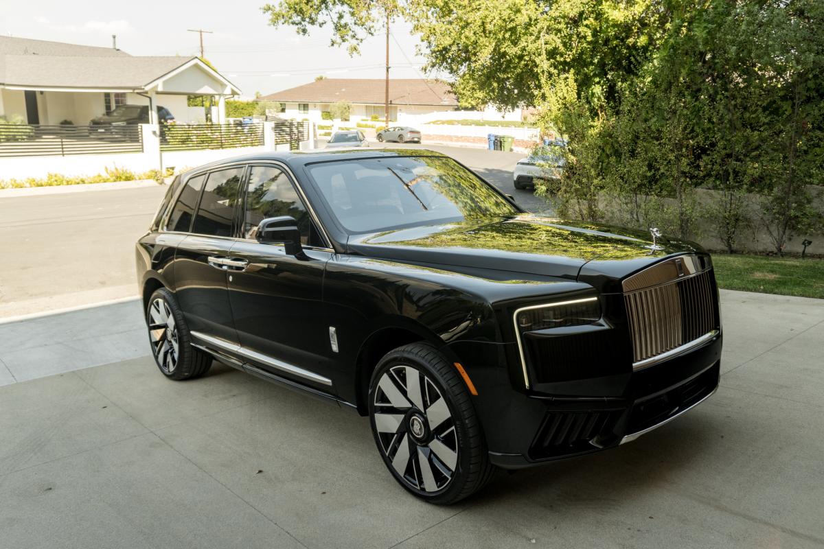 2025 Rolls-Royce Cullinan Series II Rental in Los Angeles Thumbnail 