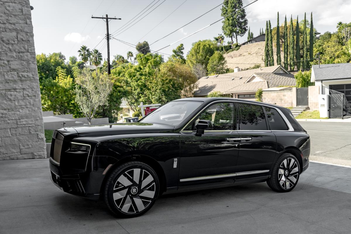 2025 Rolls-Royce Cullinan Series II Rental in Los Angeles Thumbnail 