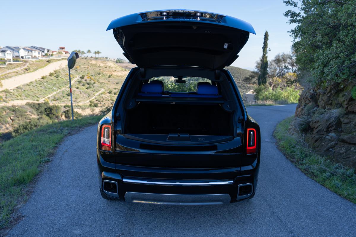 2025 Rolls Royce Cullinan Series II Rental in Los Angeles Thumbnail 