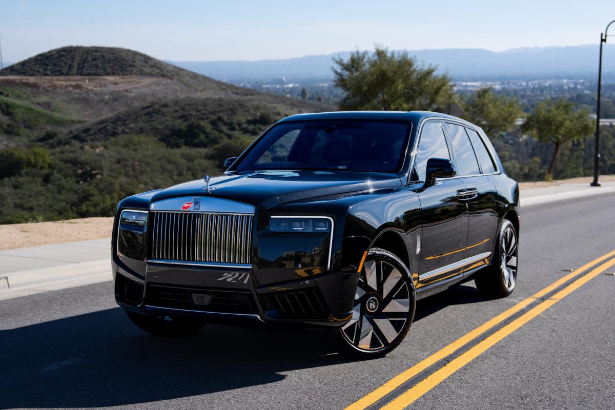 2025 Rolls Royce Cullinan Series II Rental in Los Angeles Thumbnail 