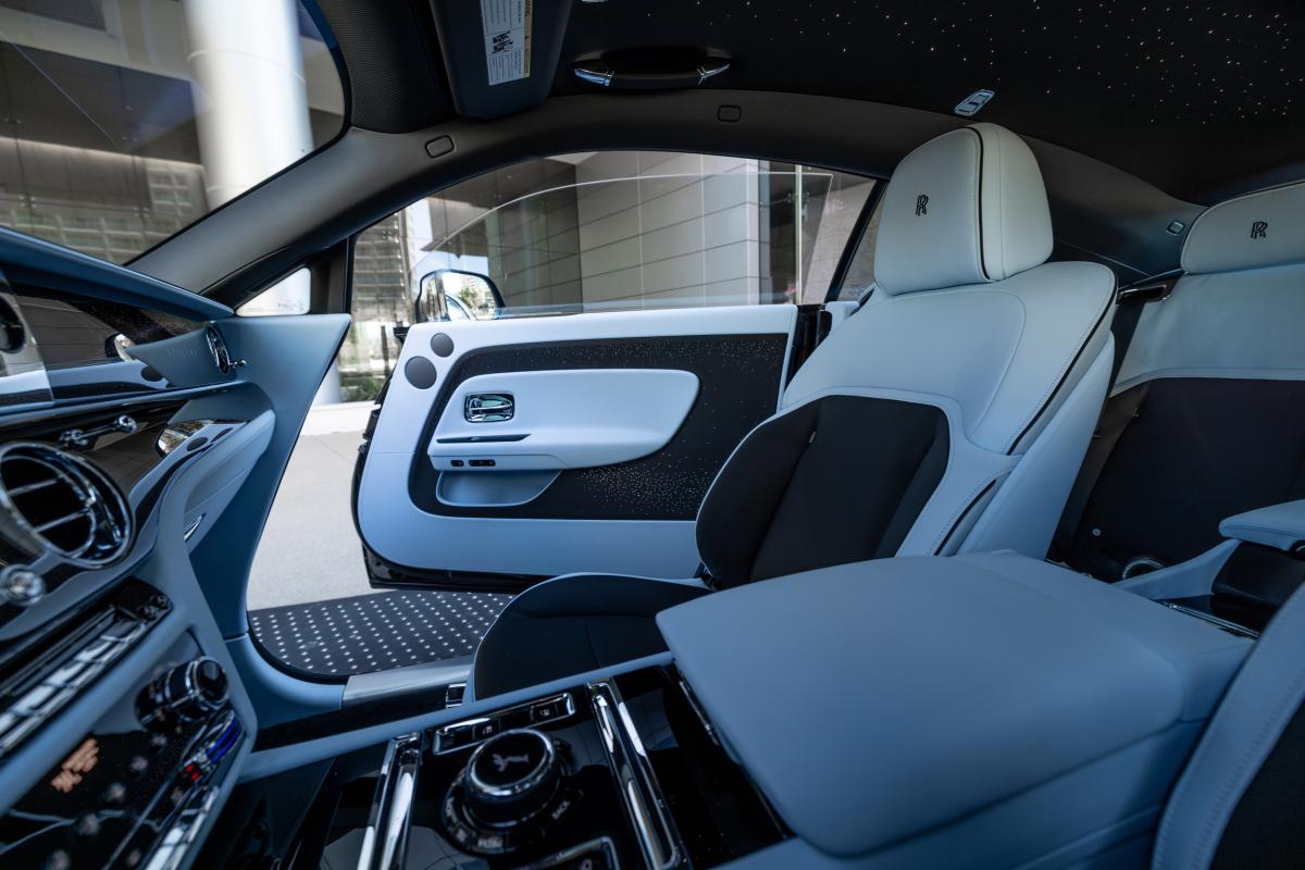 Rolls Royce Spectre for Rental in Los Angeles Thumbnail 