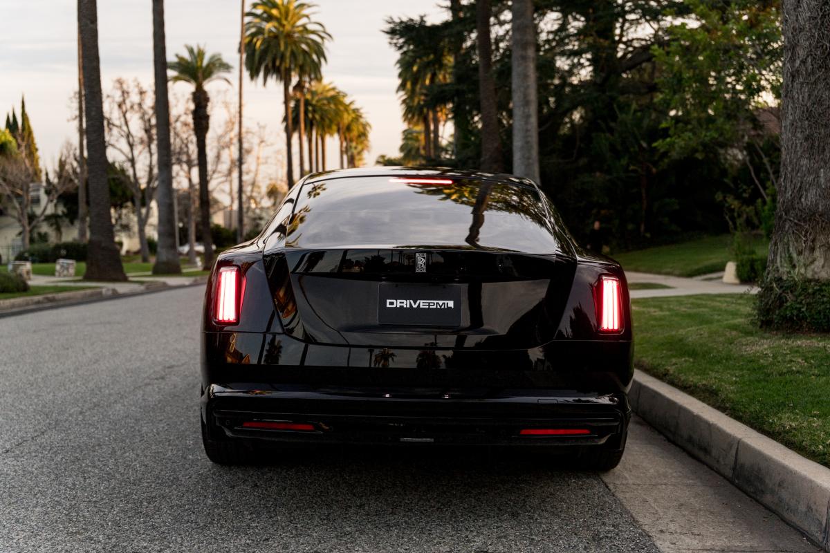 Rolls Royce Spectre for Rental in Los Angeles Thumbnail 