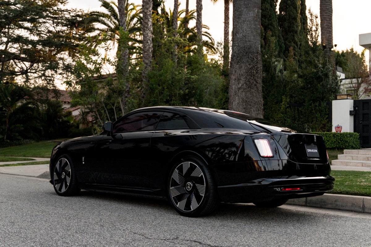 Rolls Royce Spectre for Rental in Los Angeles Thumbnail 