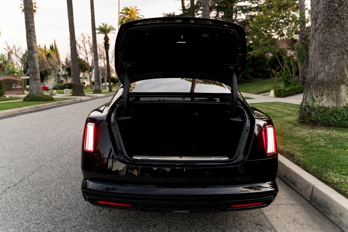 Rolls Royce Spectre for Rental in Los Angeles Thumbnail 