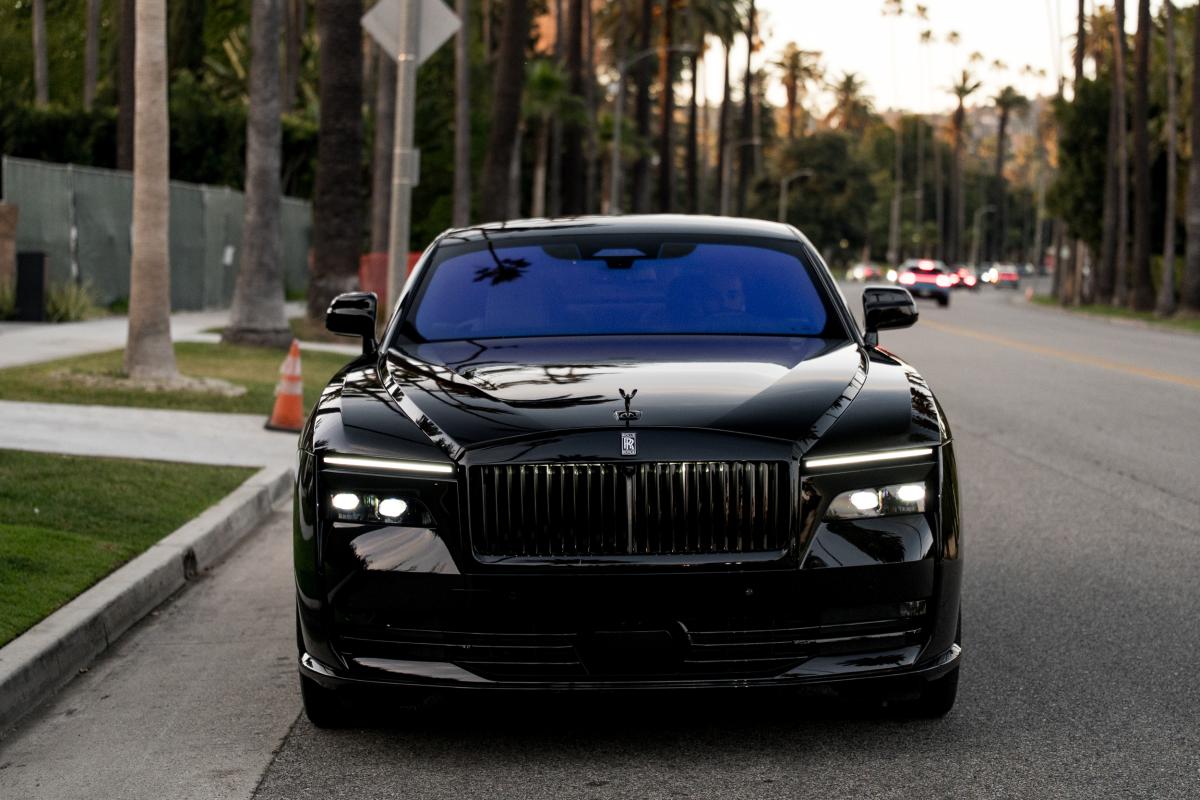Rolls Royce Spectre for Rental in Los Angeles Thumbnail 