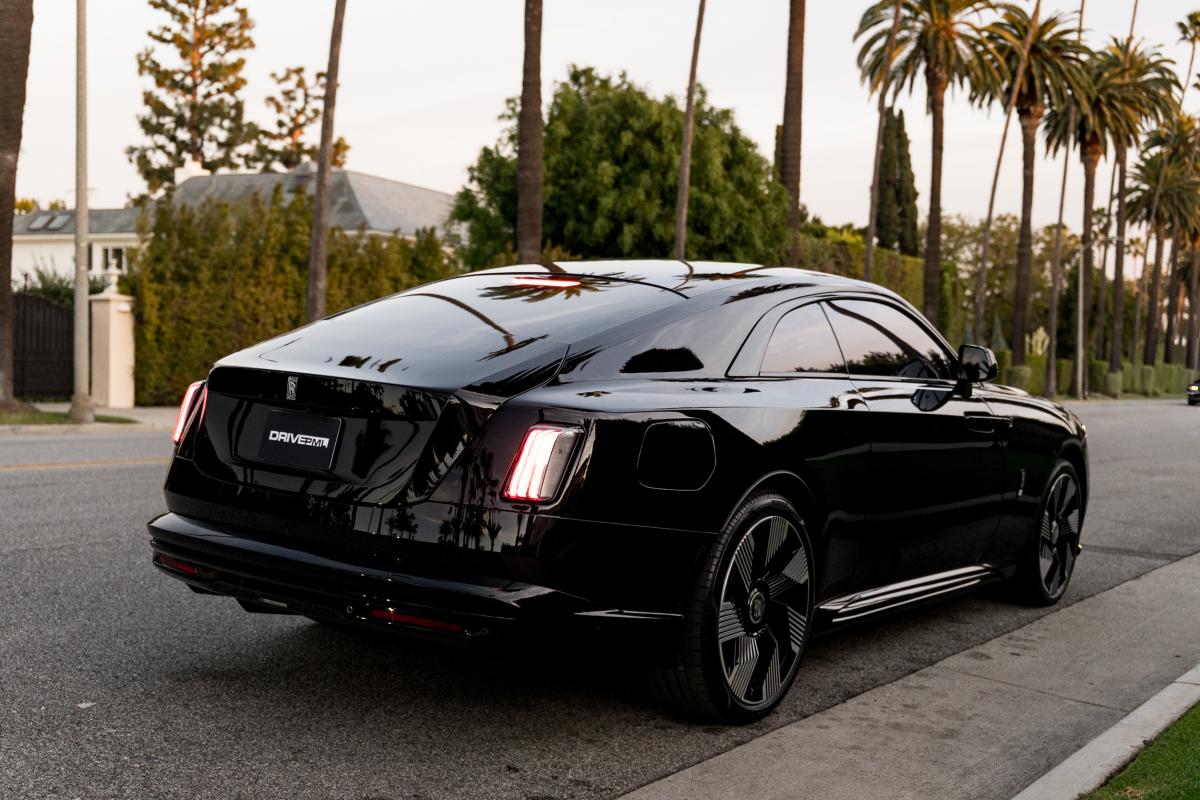 Rolls Royce Spectre for Rental in Los Angeles Thumbnail 