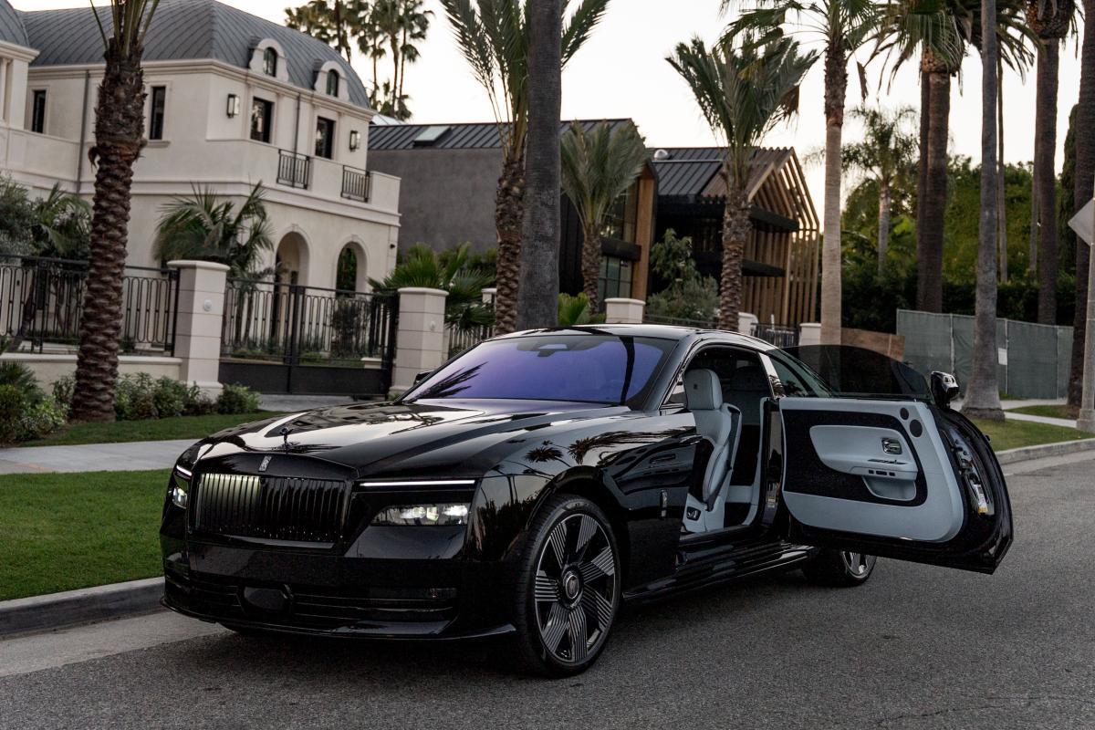 Rolls Royce Spectre for Rental in Los Angeles Thumbnail 